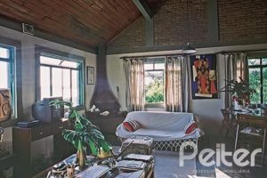 Casa à venda com 250m², 3 dormitórios, 3 suítes, 2 vagas, no bairro Sétimo Céu em Porto Alegre