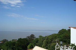 Casa à venda com 250m², 3 dormitórios, 3 suítes, 2 vagas, no bairro Sétimo Céu em Porto Alegre