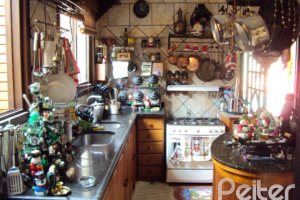 Casa à venda com 600m², 4 dormitórios, 17 vagas, no bairro Vila Assunção em Porto Alegre