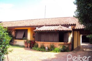 Casa à venda com 600m², 4 dormitórios, 17 vagas, no bairro Vila Assunção em Porto Alegre