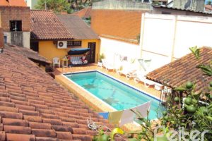 Casa à venda com 600m², 4 dormitórios, 17 vagas, no bairro Vila Assunção em Porto Alegre