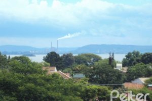 Casa à venda com 600m², 4 dormitórios, 17 vagas, no bairro Vila Assunção em Porto Alegre