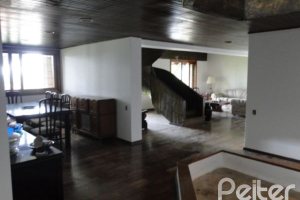 Casa à venda com 530m², 7 dormitórios, 5 suítes, 2 vagas, no bairro Jardim Isabel em Porto Alegre