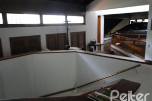 Casa à venda com 530m², 7 dormitórios, 5 suítes, 2 vagas, no bairro Jardim Isabel em Porto Alegre