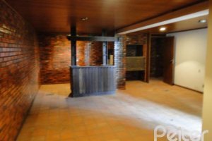 Casa à venda com 530m², 7 dormitórios, 5 suítes, 2 vagas, no bairro Jardim Isabel em Porto Alegre