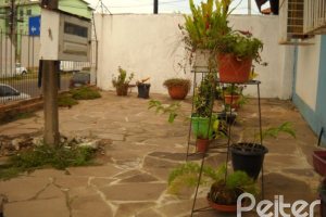 Terreno à venda com 72m², 3 vagas, no bairro Cristal em Porto Alegre