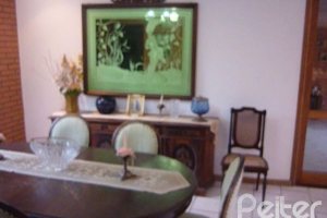 Casa à venda com 580m², 4 dormitórios, 4 suítes, 2 vagas, no bairro Jardim Isabel em Porto Alegre