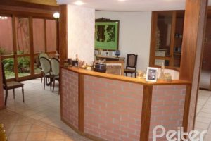 Casa à venda com 580m², 4 dormitórios, 4 suítes, 2 vagas, no bairro Jardim Isabel em Porto Alegre