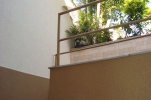 Casa à venda com 520m², 4 dormitórios, 1 suíte, 3 vagas, no bairro Tristeza em Porto Alegre