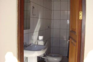 Casa à venda com 520m², 4 dormitórios, 1 suíte, 3 vagas, no bairro Tristeza em Porto Alegre