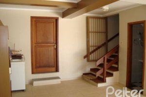 Casa à venda com 520m², 4 dormitórios, 1 suíte, 3 vagas, no bairro Tristeza em Porto Alegre