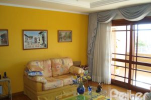 Casa à venda com 520m², 4 dormitórios, 1 suíte, 3 vagas, no bairro Tristeza em Porto Alegre