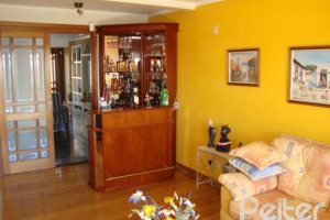 Casa à venda com 520m², 4 dormitórios, 1 suíte, 3 vagas, no bairro Tristeza em Porto Alegre