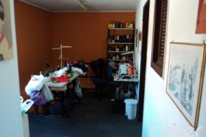 Casa à venda com 345m², 3 dormitórios, 1 suíte, 3 vagas, no bairro Guarujá em Porto Alegre