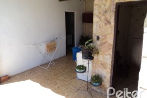 Casa à venda com 345m², 3 dormitórios, 1 suíte, 3 vagas, no bairro Guarujá em Porto Alegre