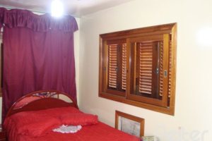 Casa à venda com 280m², 3 dormitórios, 1 suíte, 2 vagas, no bairro Tristeza em Porto Alegre