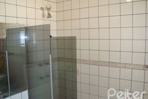 Casa à venda com 280m², 3 dormitórios, 1 suíte, 2 vagas, no bairro Tristeza em Porto Alegre