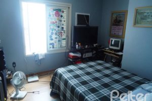 Casa à venda com 181m², 3 dormitórios, 1 suíte, 4 vagas, no bairro Ipanema em Porto Alegre