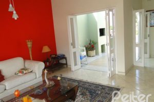 Casa à venda com 219m², 3 dormitórios, 1 suíte, 3 vagas, no bairro Jardim Isabel em Porto Alegre