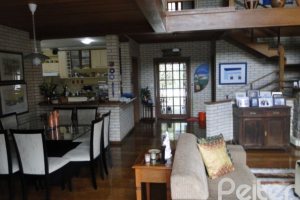 Casa à venda com 386m², 3 dormitórios, 1 suíte, 3 vagas, no bairro Tristeza em Porto Alegre