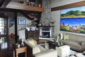 Casa à venda com 386m², 3 dormitórios, 1 suíte, 3 vagas, no bairro Tristeza em Porto Alegre