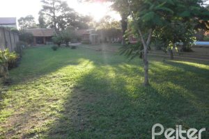 Terreno à venda, no bairro Guarujá em Porto Alegre