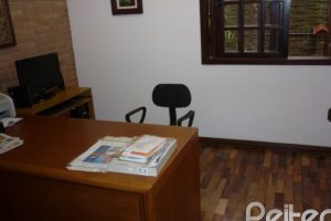 Casa à venda com 300m², 3 dormitórios, 1 suíte, 3 vagas, no bairro Vila Conceição em Porto Alegre