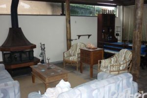 Casa à venda com 300m², 3 dormitórios, 1 suíte, 3 vagas, no bairro Vila Conceição em Porto Alegre