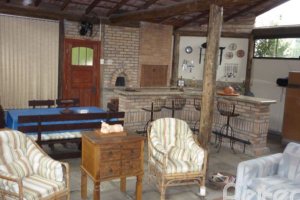 Casa à venda com 300m², 3 dormitórios, 1 suíte, 3 vagas, no bairro Vila Conceição em Porto Alegre