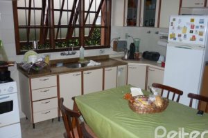 Casa à venda com 300m², 3 dormitórios, 1 suíte, 3 vagas, no bairro Vila Conceição em Porto Alegre