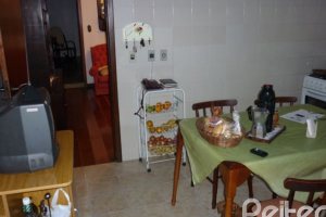 Casa à venda com 300m², 3 dormitórios, 1 suíte, 3 vagas, no bairro Vila Conceição em Porto Alegre