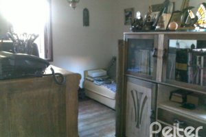 Casa à venda com 219m², 3 dormitórios, 1 suíte, 3 vagas, no bairro Tristeza em Porto Alegre