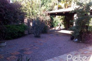 Casa à venda com 219m², 3 dormitórios, 1 suíte, 3 vagas, no bairro Tristeza em Porto Alegre