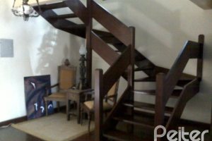 Casa à venda com 219m², 3 dormitórios, 1 suíte, 3 vagas, no bairro Tristeza em Porto Alegre