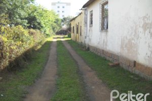 Terreno à venda, no bairro Camaquã em Porto Alegre