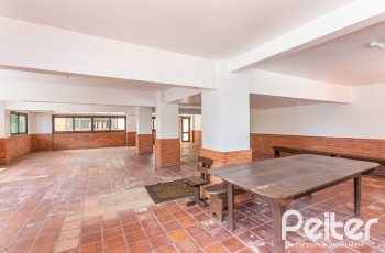 Salão com Churrasqueira