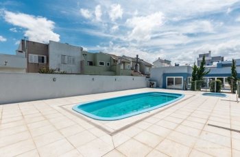 Piscina do condomínio