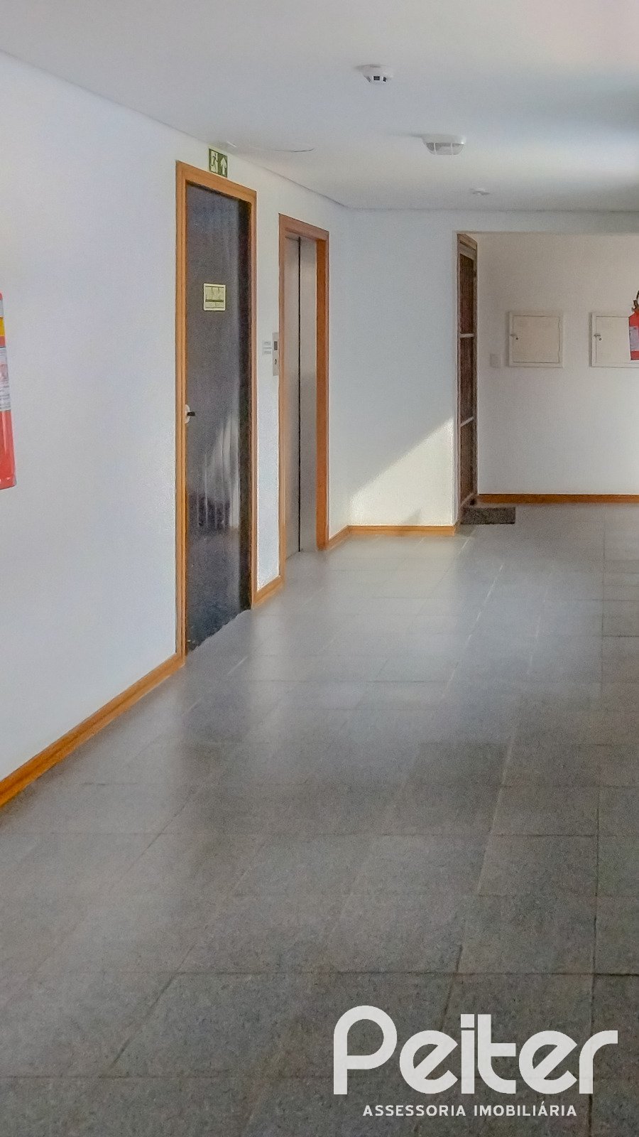 Comercial à venda em Floresta, Porto Alegre — foto 2