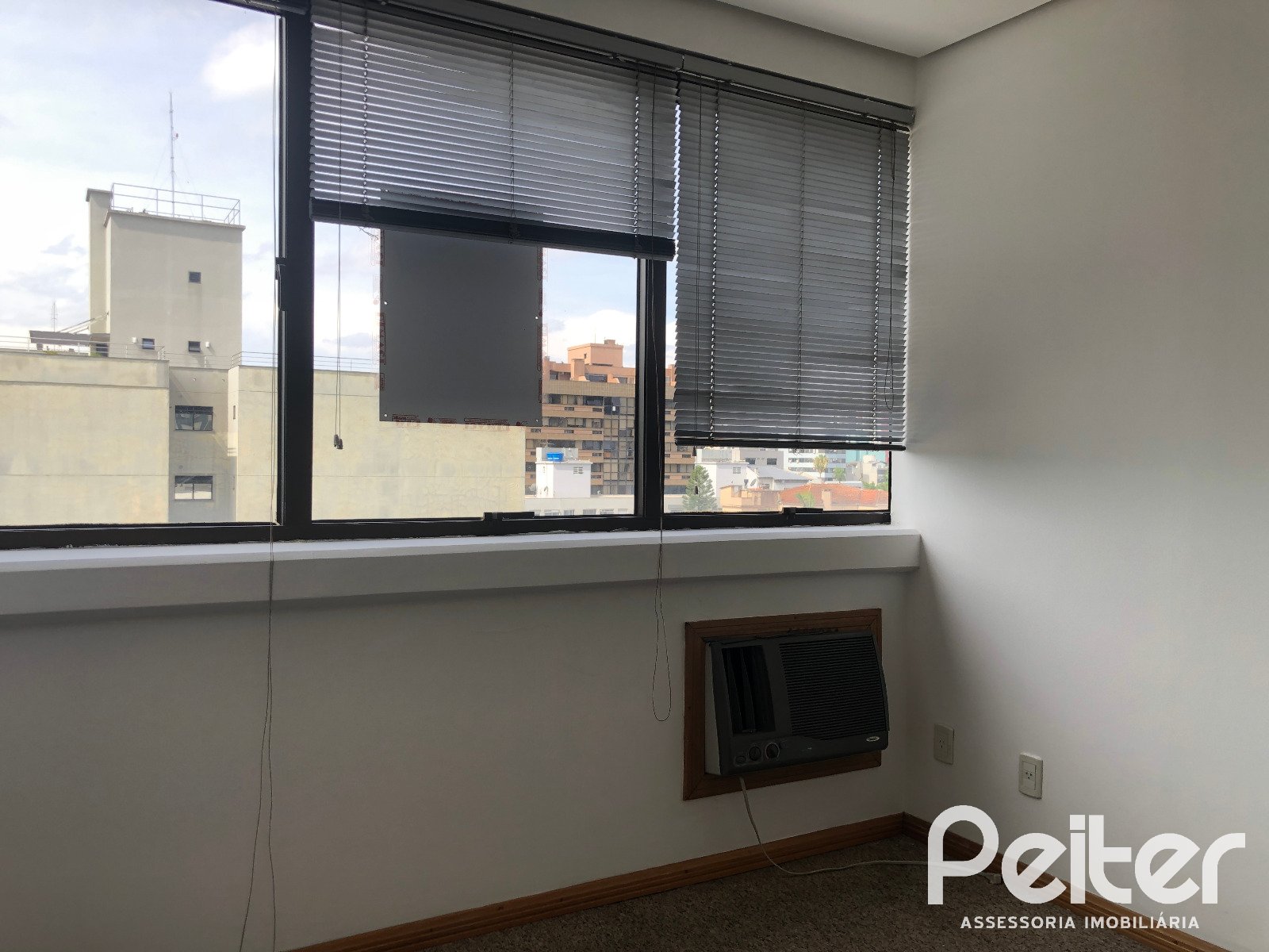 Comercial à venda em Menino Deus, Porto Alegre — foto 2