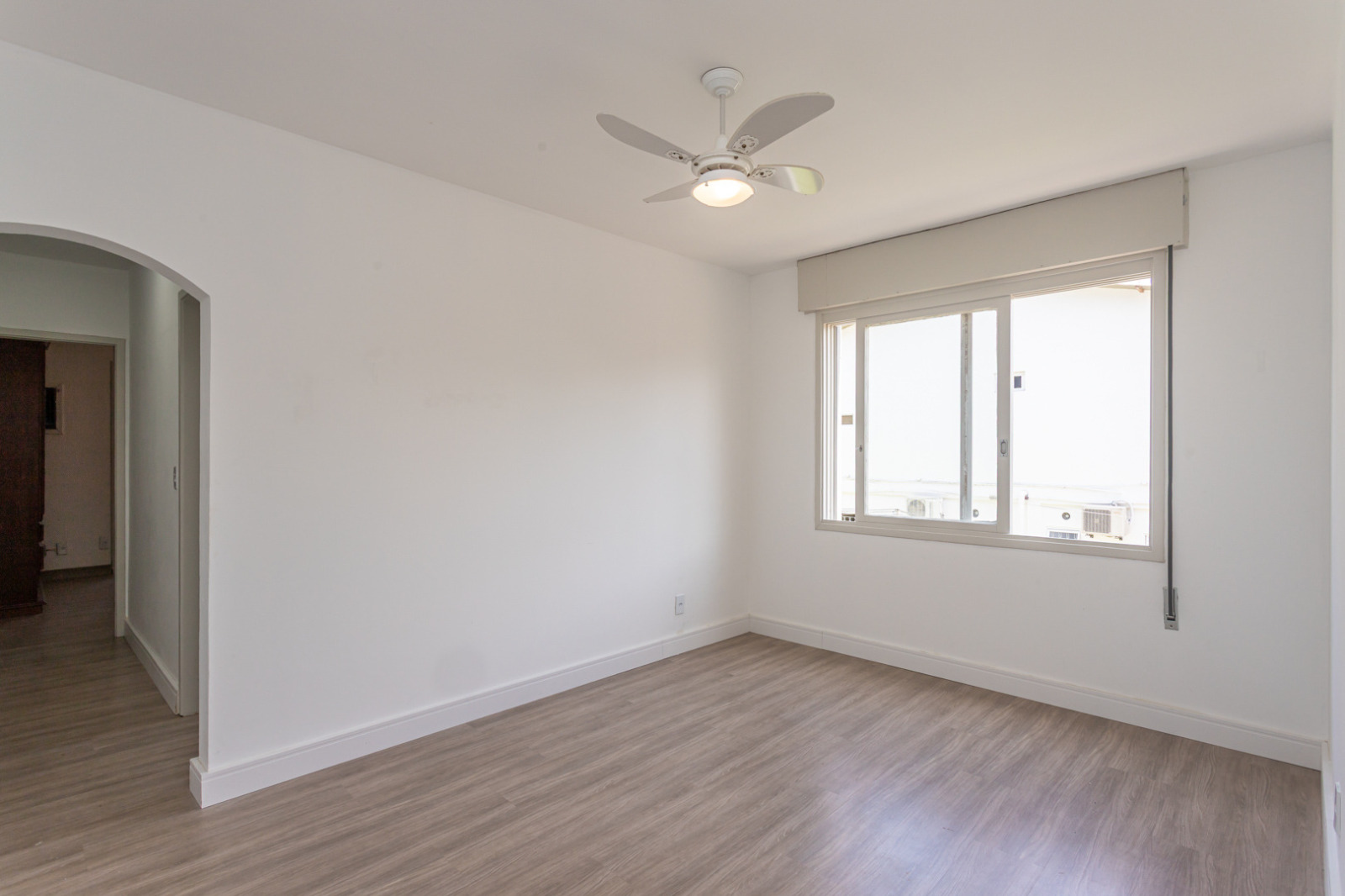 Apartamento à venda em Camaquã, Porto Alegre — foto 1